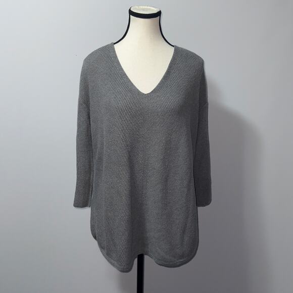 Chico's Women's V-Neck Knit Tunic Sweater Top Gray Size 2 - Picture 1 of 6